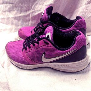 Nike Woman's Downshifter 6 Pink / Black Sportswear